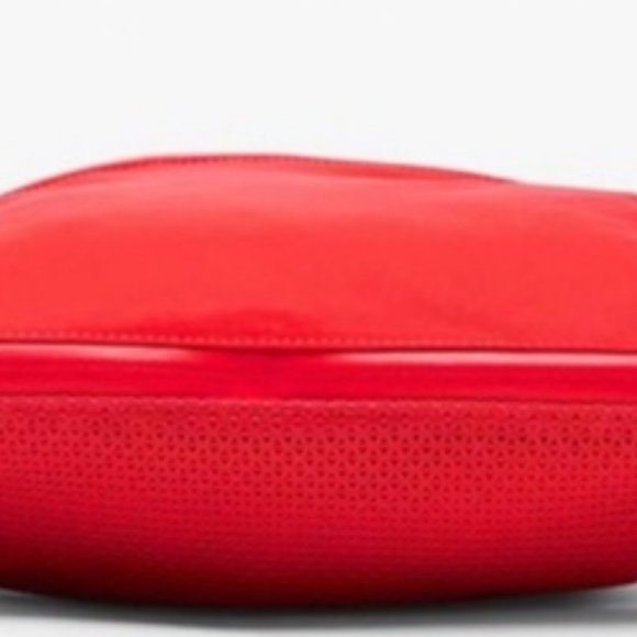 Versatile Lululemon Hands-Free All Hour Belt Bag - Picture 5 of 7